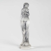 Statuette « Moyenne Voilée » verre blanc patiné bleu de René LALIQUE | Biron Statuette "Moyenne Voilée" verre blanc patiné bleu de René LALIQUE