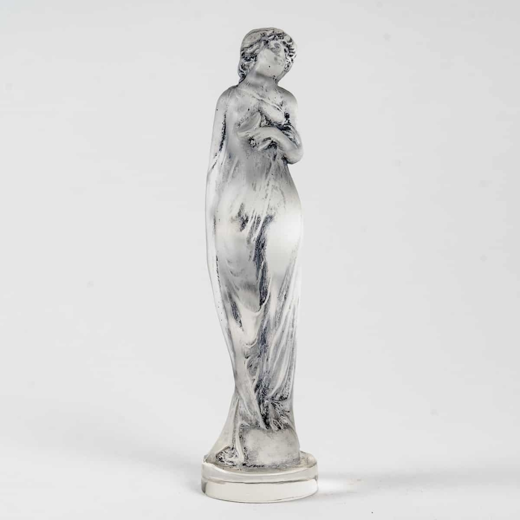 Statuette « Moyenne Voilée » verre blanc patiné bleu de René LALIQUE | Biron Statuette "Moyenne Voilée" verre blanc patiné bleu de René LALIQUE