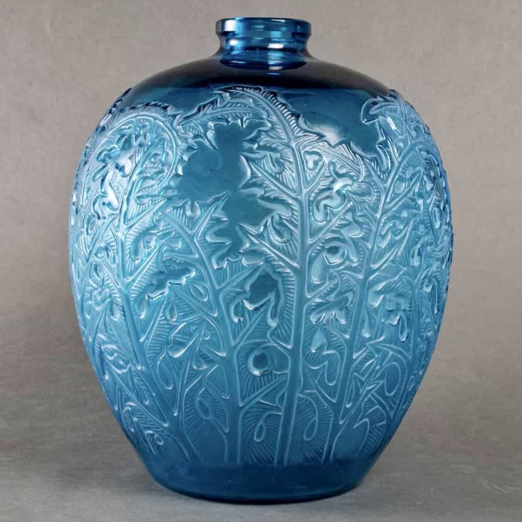 Vase « Acanthes » verre bleu électrique patiné blanc de René LALIQUE | Biron |||||||