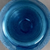 Vase « Acanthes » verre bleu électrique patiné blanc de René LALIQUE | Biron Vase "Acanthes" verre bleu électrique patiné blanc de René LALIQUE