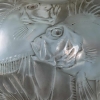 Vase « Poissons » verre opalescent patiné gris de René LALIQUE | Biron Vase "Poissons" verre opalescent patiné gris de René LALIQUE