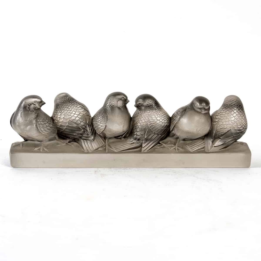 Barre « Groupe de Six Moineaux » verre blanc patiné gris de René LALIQUE | Biron |||||||
