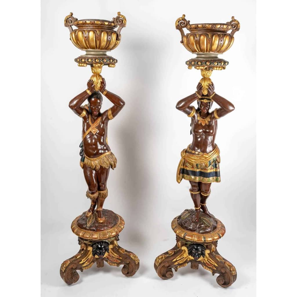 Paire de porte jardinières, Indiens d’Amérique, XIXème siècle, Bois sculpté et peint | Biron |||||||||||||||