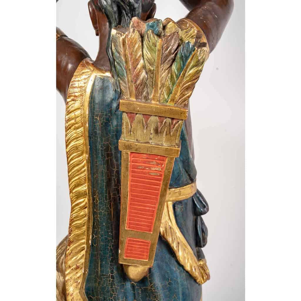 Paire de porte jardinières, Indiens d’Amérique, XIXème siècle, Bois sculpté et peint | Biron Paire de porte jardinières, Indiens d'Amérique, XIXème siècle, Bois sculpté et peint