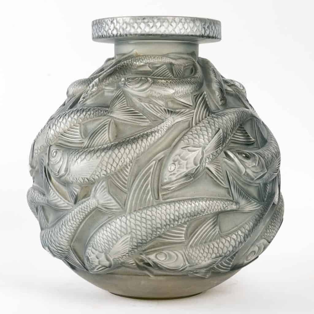 Vase « Salmonidès » verre blanc patiné bleu gris de René LALIQUE | Biron |||||||