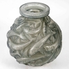 Vase « Salmonidès » verre blanc patiné bleu gris de René LALIQUE | Biron Vase "Salmonidès" verre blanc patiné bleu gris de René LALIQUE
