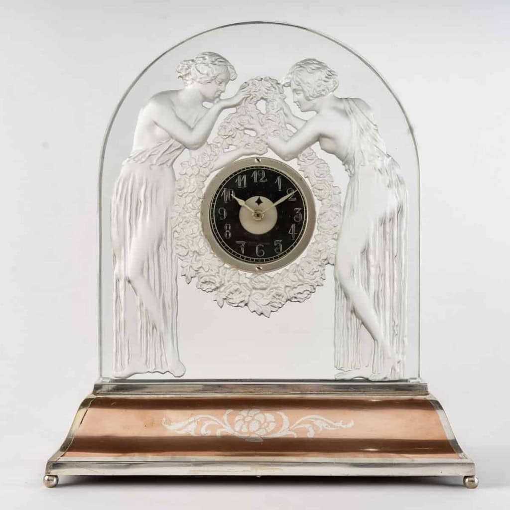 Pendule « Deux Figurines » verre blanc – socle américain de René LALIQUE | Biron |||||||||