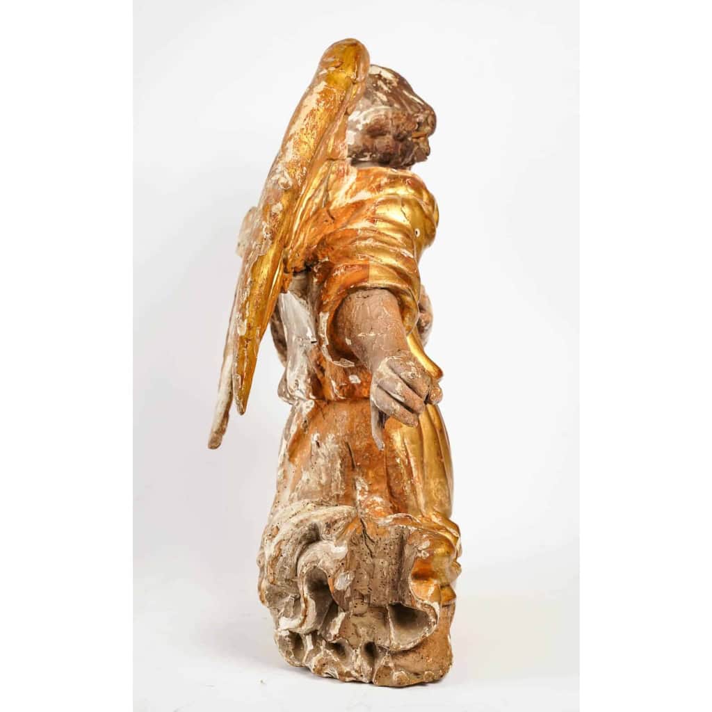 Ange en bois sculpté du XVIIIème siècle | Biron Ange en bois sculpté du XVIIIème siècle