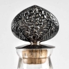 Carafe « Reine Marguerite » verre blanc patiné sépia et émaillé marron de René LALIQUE | Biron Carafe "Reine Marguerite" verre blanc patiné sépia et émaillé marron de René LALIQUE