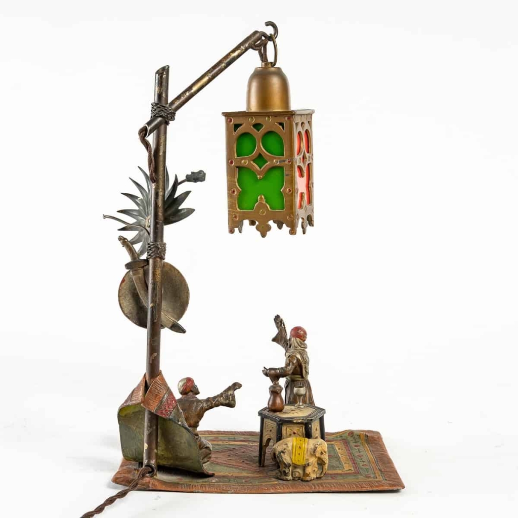 Lampe en bronze de Vienne, XIXème siècle | Biron Lampe en bronze de Vienne, XIXème siècle