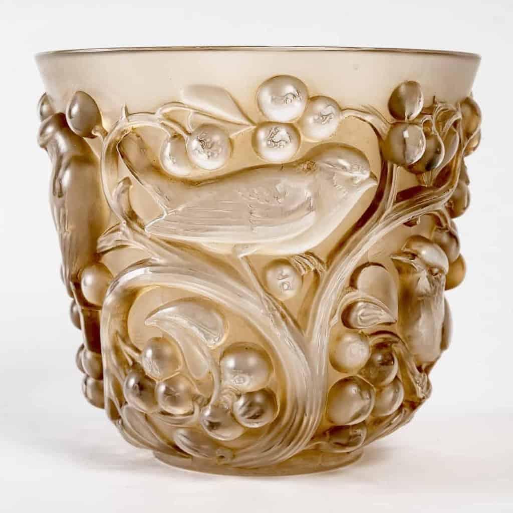Vase « Avallon » verre blanc patiné sépia de René LALIQUE | Biron |||||||