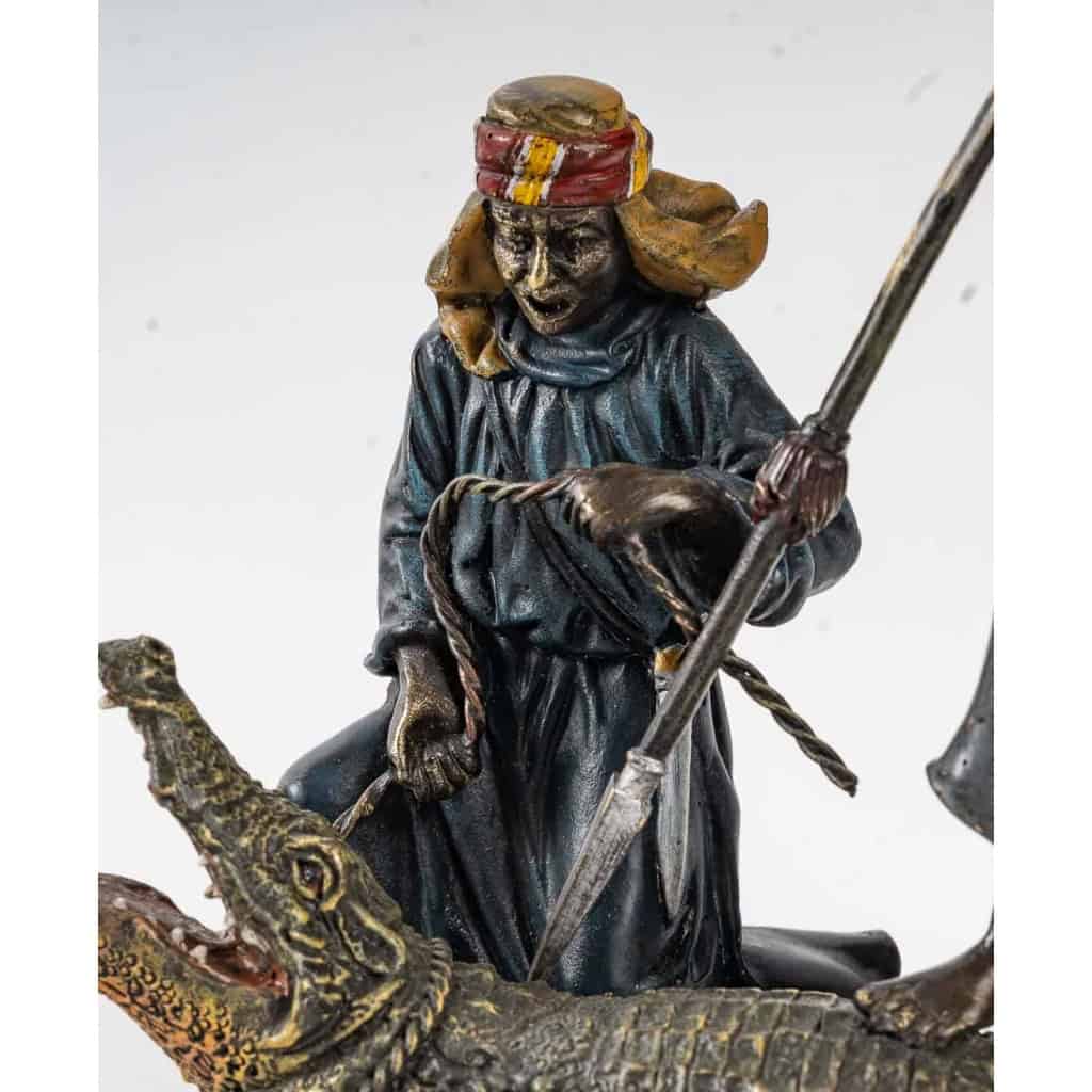 Sculpture Bronze de Vienne, Les chasseurs et le crocodile | Biron Sculpture Bronze de Vienne, Les chasseurs et le crocodile
