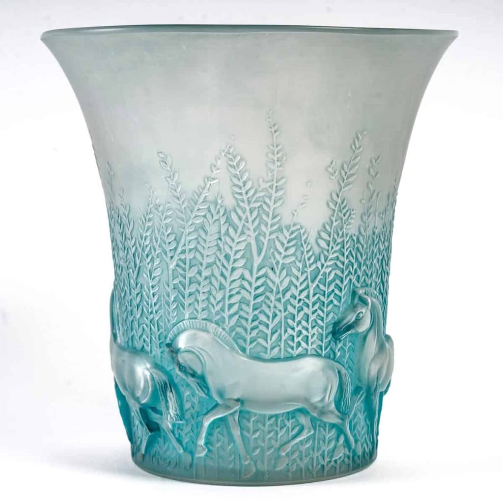 Vase « Chevaux » verre blanc patiné turquoise de René LALIQUE | Biron |||||||