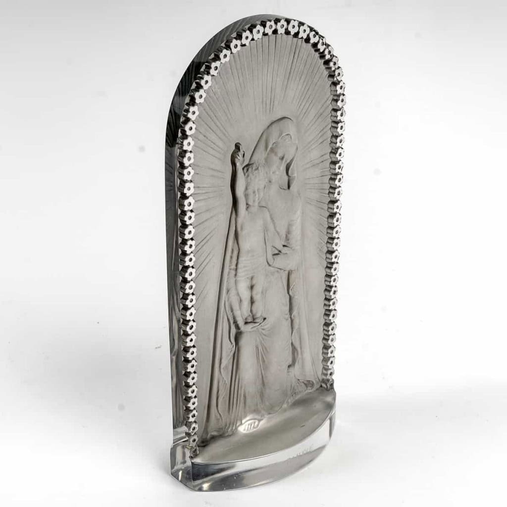 Statuette « Vierge à l’Enfant Jésus Agenouillée » verre blanc patiné gris de René LALIQUE | Biron Statuette "Vierge à l'Enfant Jésus Agenouillée" verre blanc patiné gris de René LALIQUE