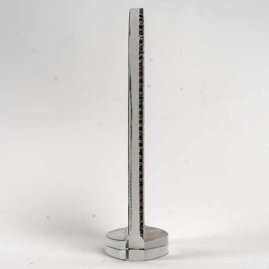 Statuette « Vierge à l’Enfant Jésus Agenouillée » verre blanc patiné gris de René LALIQUE | Biron Statuette "Vierge à l'Enfant Jésus Agenouillée" verre blanc patiné gris de René LALIQUE