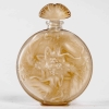 Flacon « Rosace Figurines » verre blanc patiné sépia de René LALIQUE | Biron Flacon "Rosace Figurines" verre blanc patiné sépia de René LALIQUE