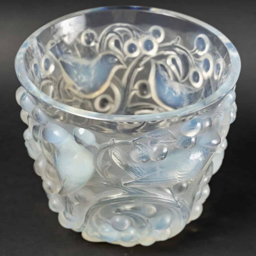 Vase « Avallon » verre opalescent de René LALIQUE | Biron Vase "Avallon" verre opalescent de René LALIQUE