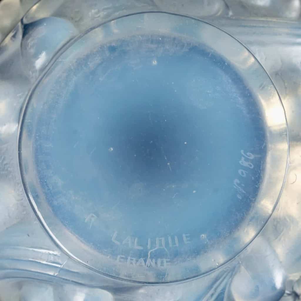 Vase « Avallon » verre opalescent de René LALIQUE | Biron Vase "Avallon" verre opalescent de René LALIQUE
