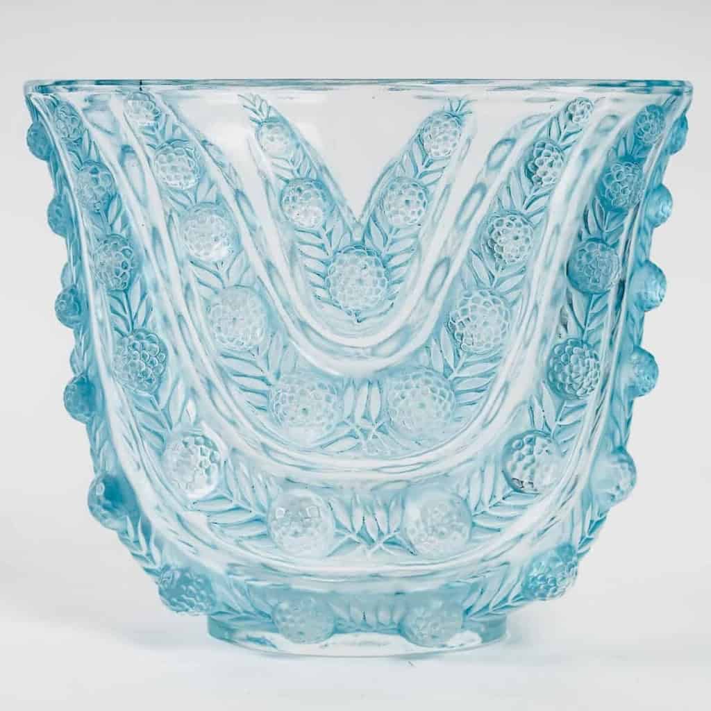 Vase « Vichy » verre blanc patiné bleu de René LALIQUE | Biron |||||||