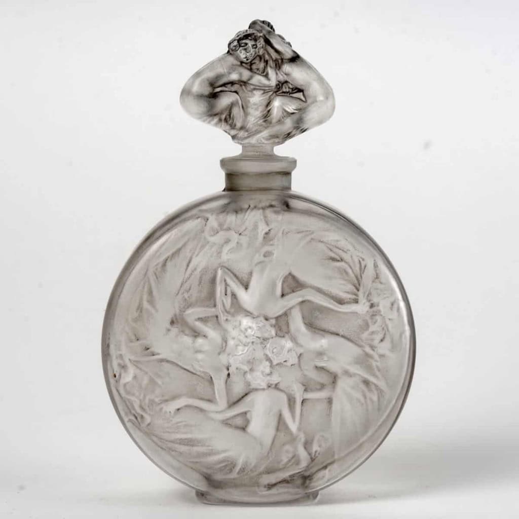 Flacon « Rosace et Figurines » verre blanc patiné gris de René LALIQUE | Biron |||||||||