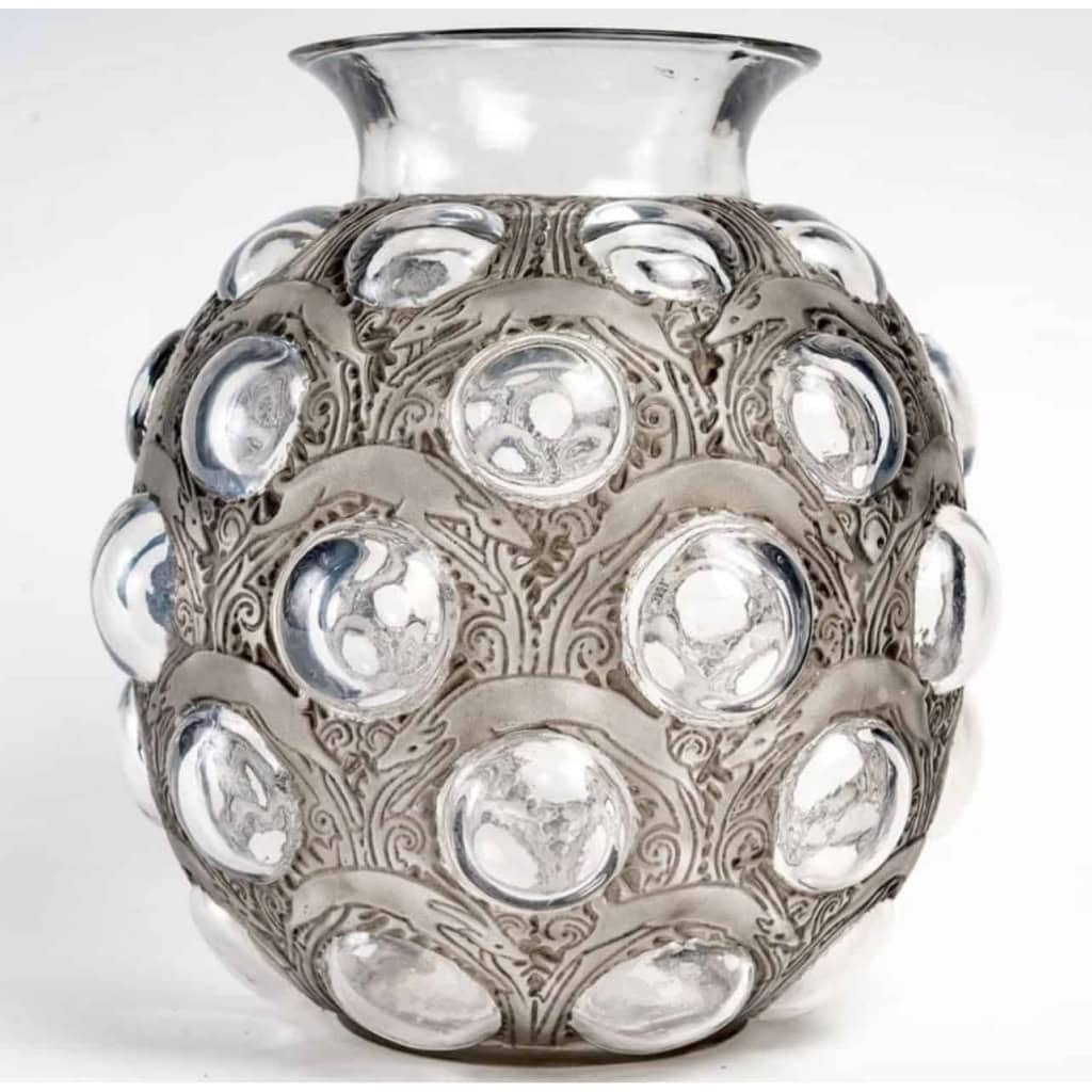 Vase « Antilopes » verre blanc patiné gris de René LALIQUE | Biron Vase "Antilopes" verre blanc patiné gris de René LALIQUE