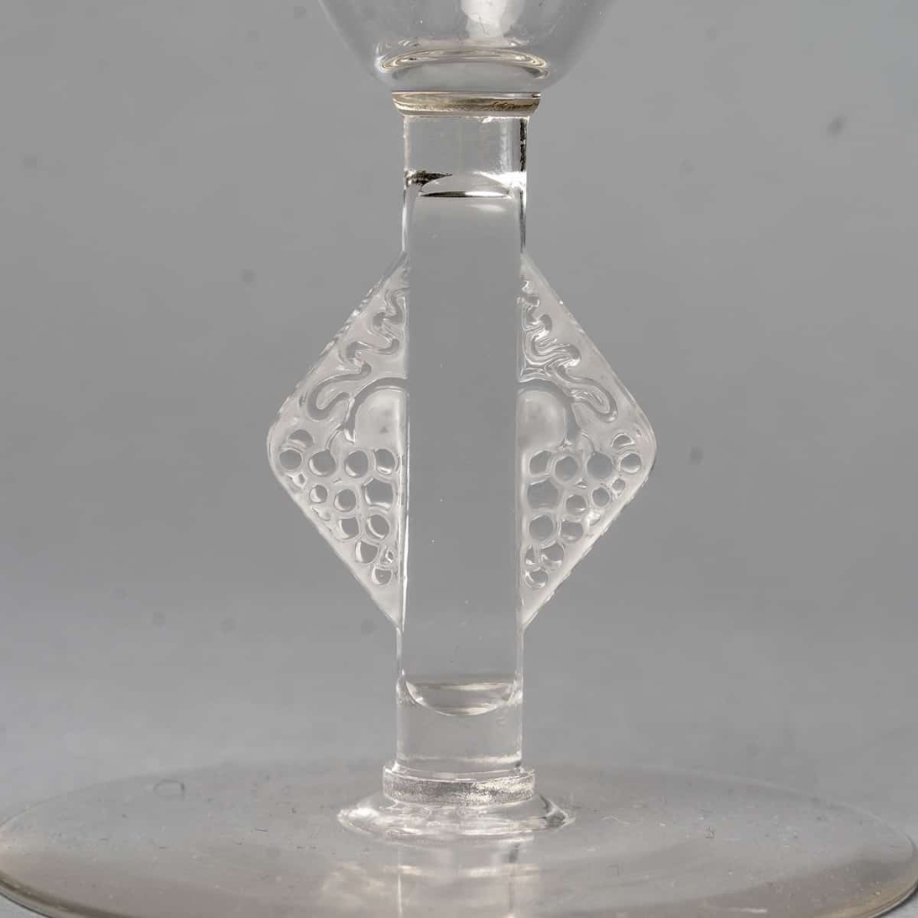 Service « Savergne » verre blanc de René LALIQUE – 34 Pièces | Biron Service "Savergne" verre blanc de René LALIQUE - 34 Pièces