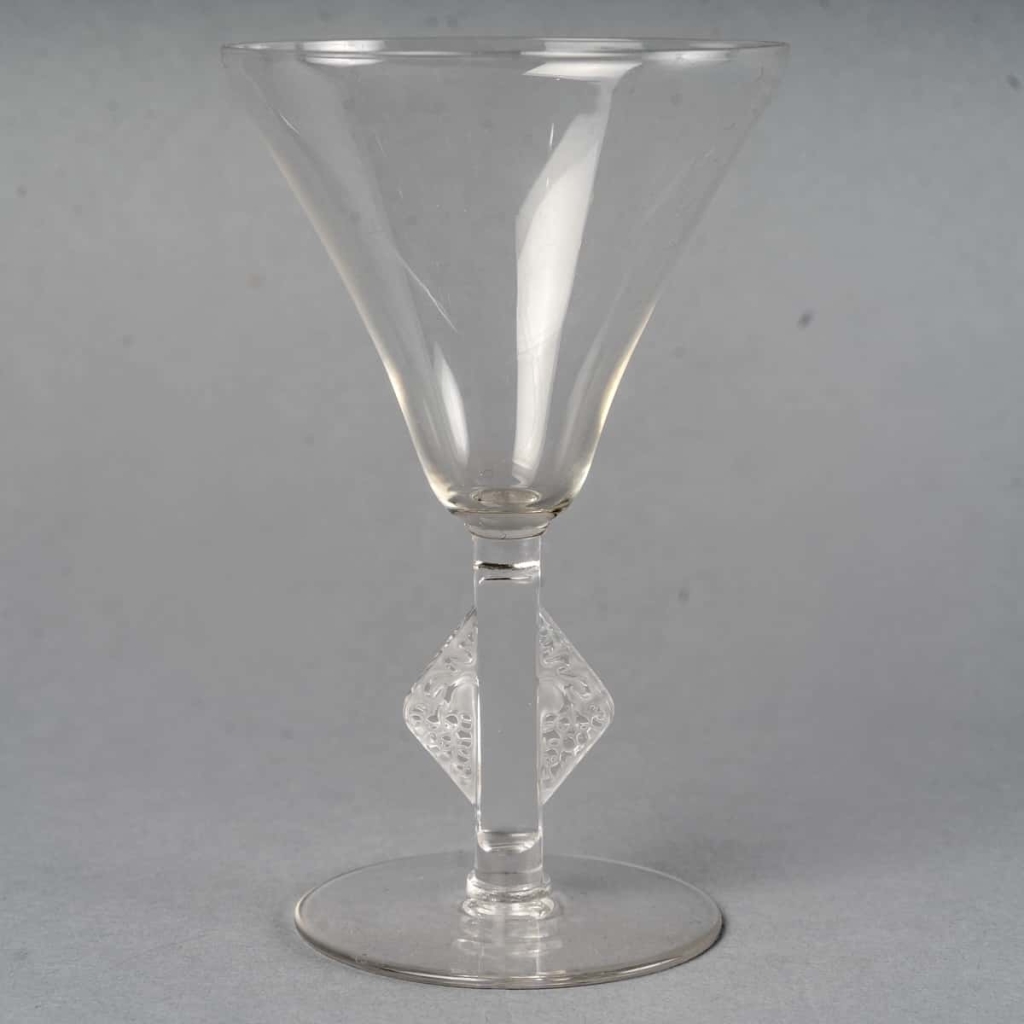 Service « Savergne » verre blanc de René LALIQUE – 34 Pièces | Biron Service "Savergne" verre blanc de René LALIQUE - 34 Pièces