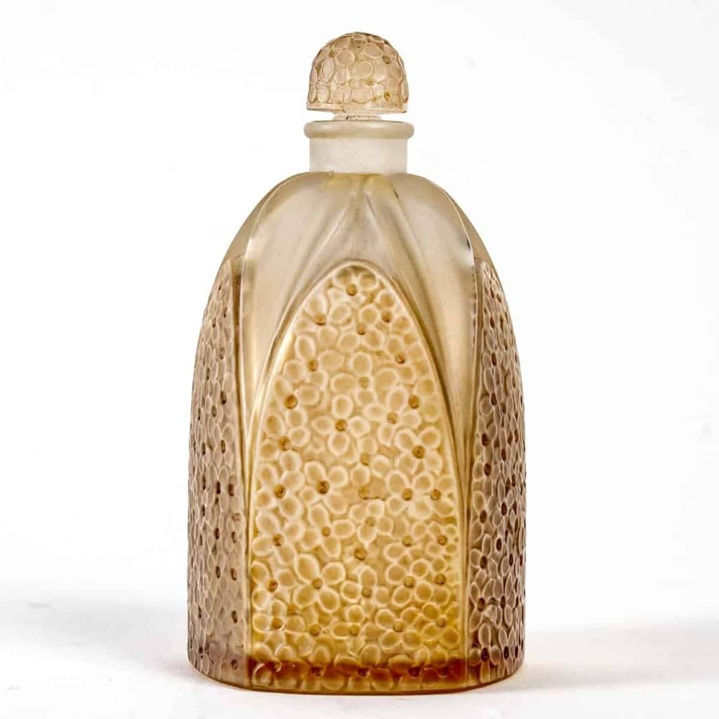 Flacon « Le Lilas » verre blanc patiné sépia de René LALIQUE pour Gabilla | Biron Flacon "Le Lilas" verre blanc patiné sépia de René LALIQUE pour Gabilla