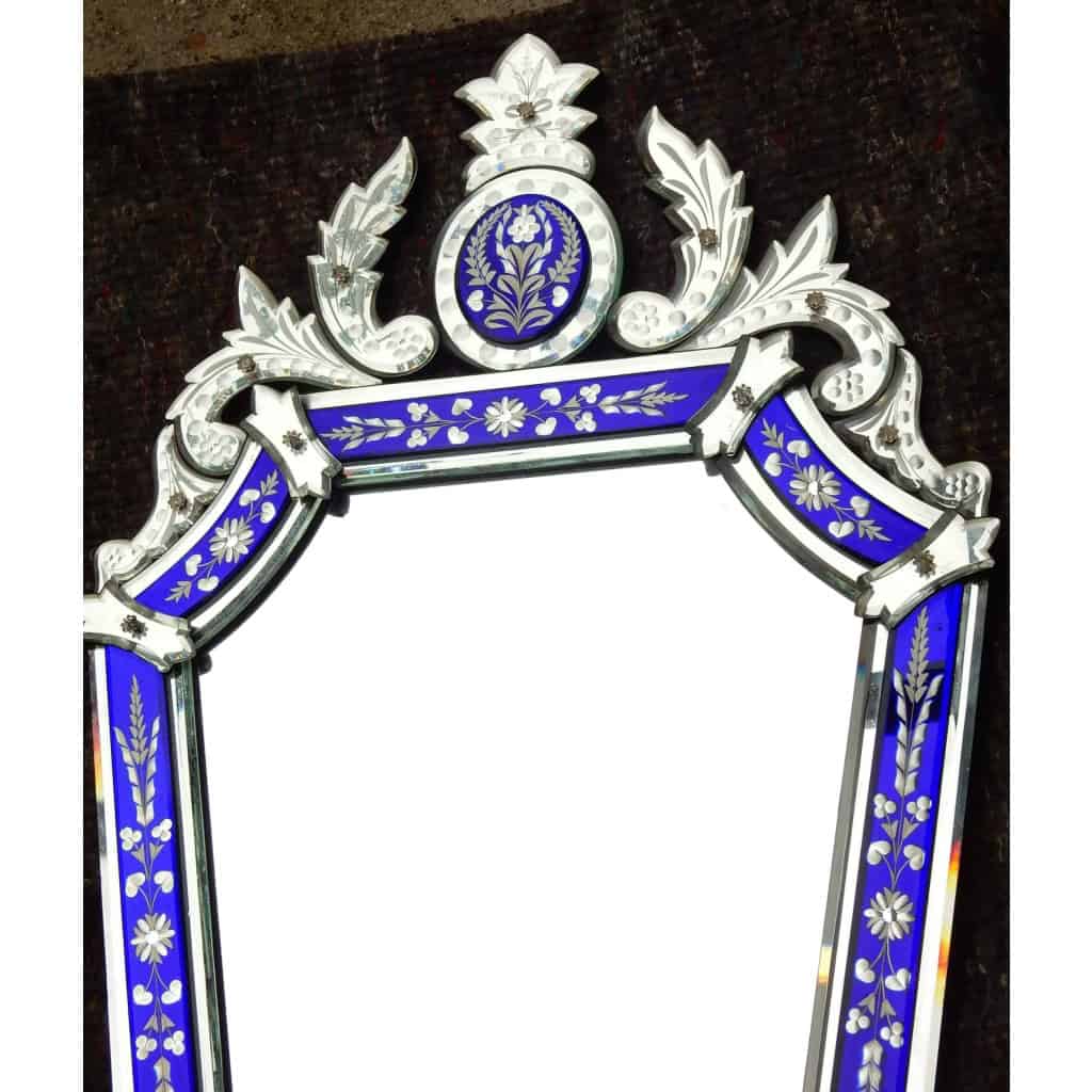1950’/70 Miroir Venise Octogonal à Fronton avec Cadre en Verre Bleu Ornées de Fleurs | Biron 1950’/70 Miroir Venise Octogonal à Fronton avec Cadre en Verre Bleu Ornées de Fleurs