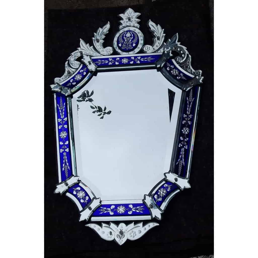 1950’/70 Miroir Venise Octogonal à Fronton avec Cadre en Verre Bleu Ornées de Fleurs | Biron 1950’/70 Miroir Venise Octogonal à Fronton avec Cadre en Verre Bleu Ornées de Fleurs