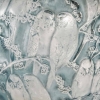 Vase « Perruches » verre blanc patiné bleu de René LALIQUE | Biron Vase "Perruches" verre blanc patiné bleu de René LALIQUE