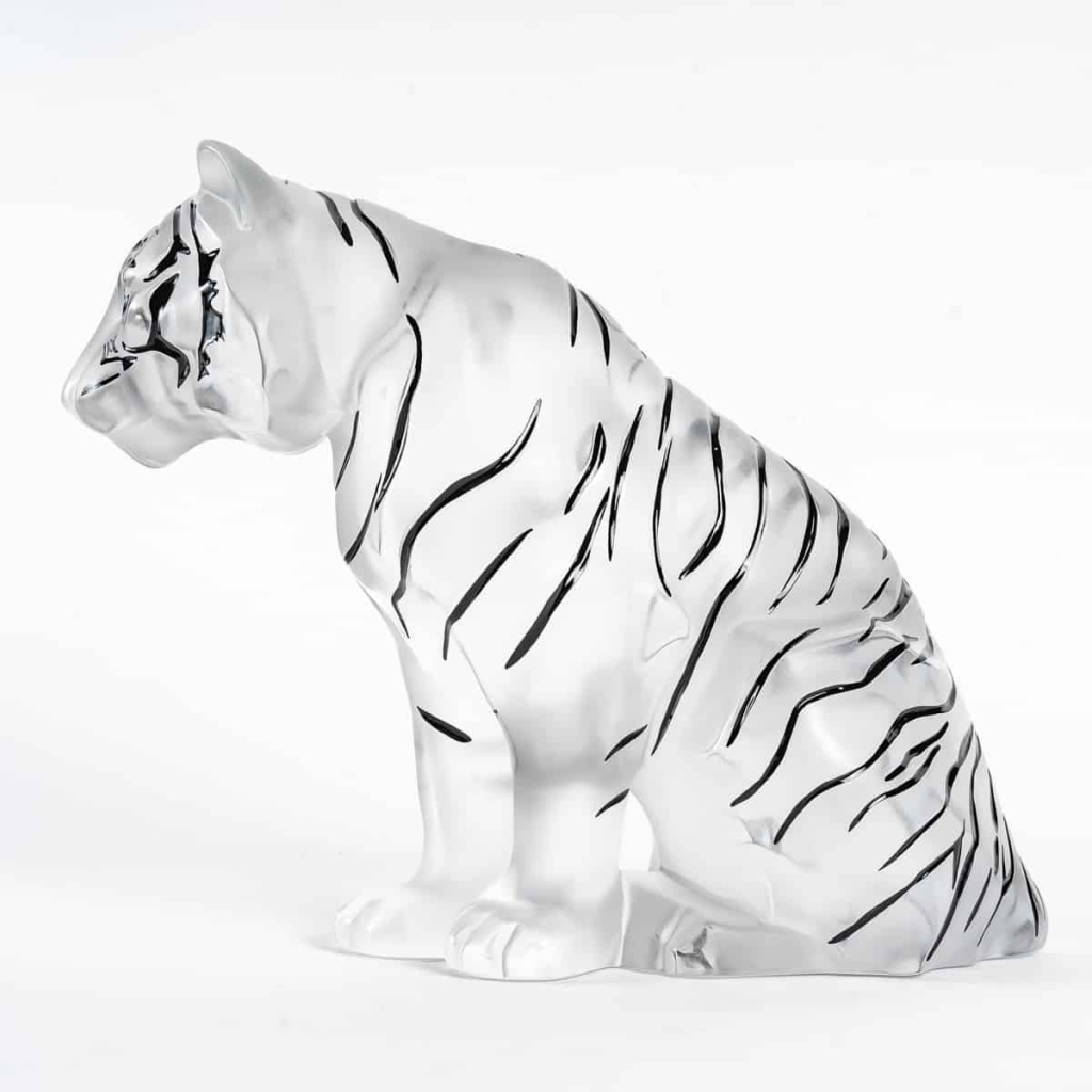 Sculpture « Tigre » cristal blanc émaillé noir de LALIQUE FRANCE – neuf en coffret avec certificat | Biron Sculpture "Tigre" cristal blanc émaillé noir de LALIQUE FRANCE - neuf en coffret avec certificat