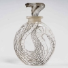 Flacon « Serpent » verre blanc patiné gris de René LALIQUE | Biron ||||||