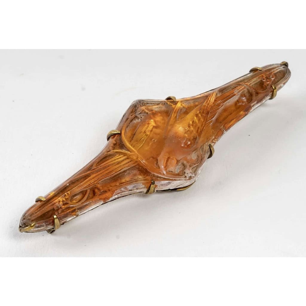 Broche « Deux Faisans » verre blanc sur clinquant orange de René LALIQUE | Biron Broche "Deux Faisans" verre blanc sur clinquant orange de René LALIQUE
