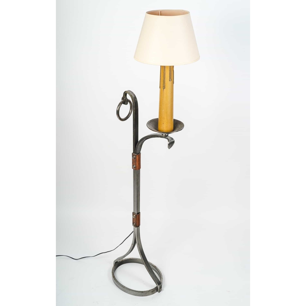 Lampadaire en fer forgé et cuire, 1960 | Biron Lampadaire en fer forgé et cuire, 1960