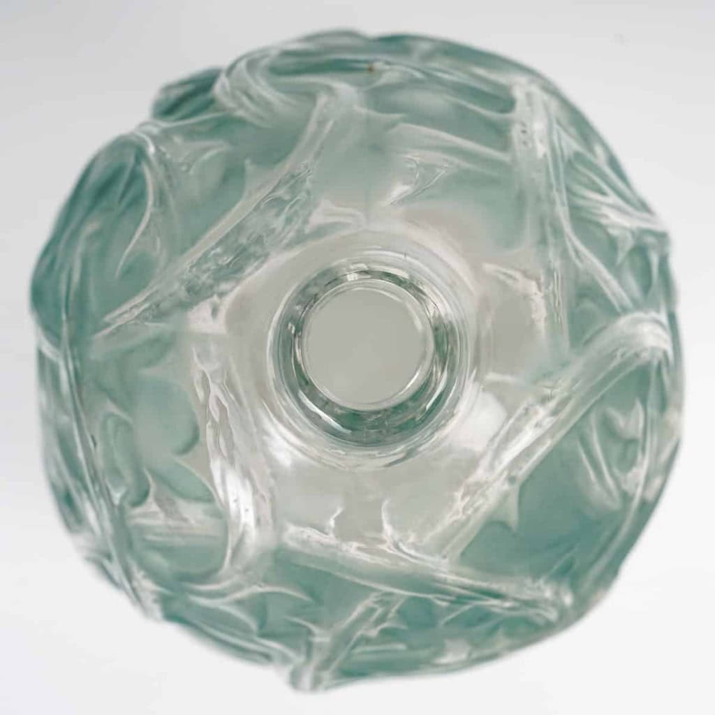 Vase « Ronces » verre blanc patiné vert de René LALIQUE | Biron Vase "Ronces" verre blanc patiné vert de René LALIQUE