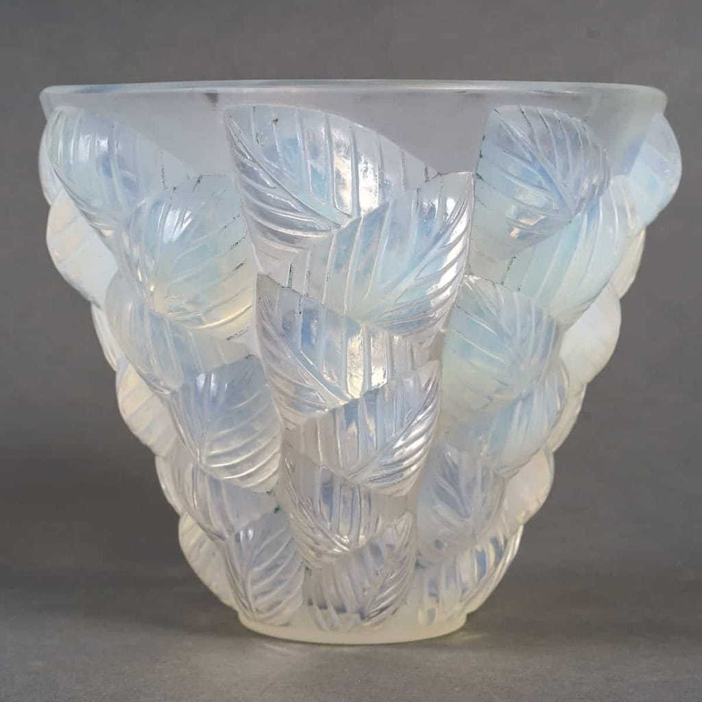 Vase « Moissac » verre opalescent de René LALIQUE | Biron |||||||