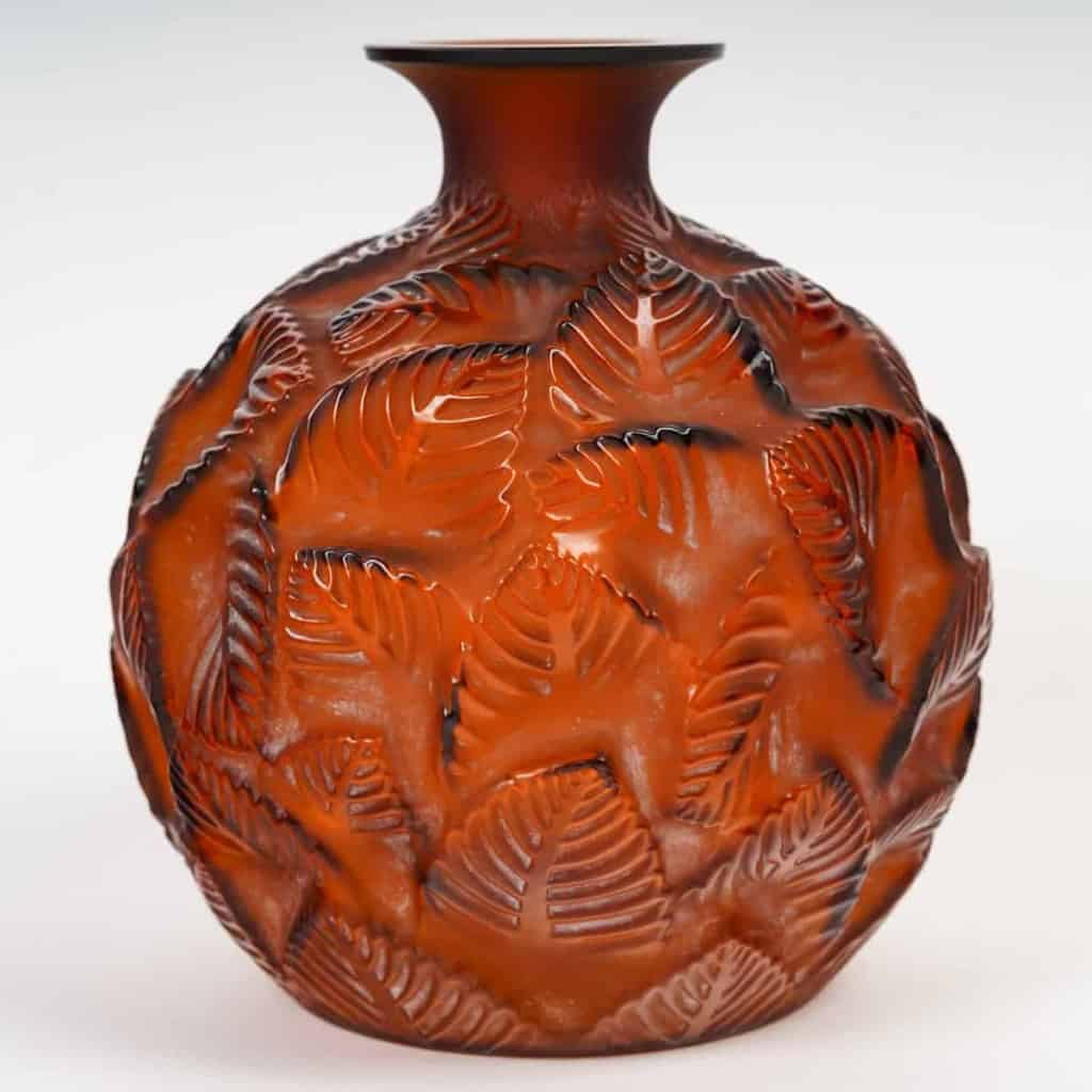 Vase « Ormeaux » verre ambre de René LALIQUE | Biron Vase "Ormeaux" verre ambre de René LALIQUE