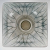 Vase « Lotus » verre blanc patiné bleu de René LALIQUE | Biron Vase "Lotus" verre blanc patiné bleu de René LALIQUE