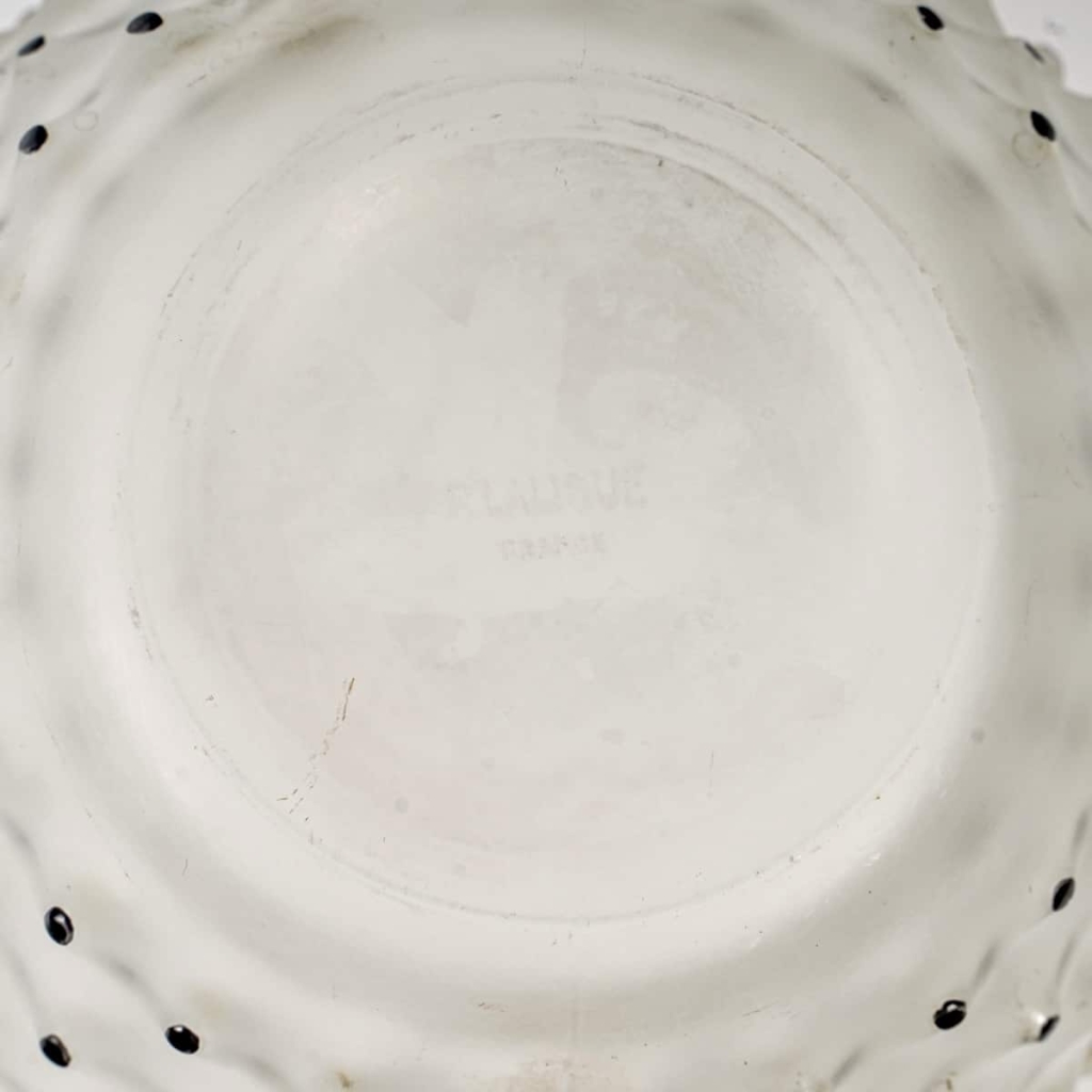 Vase « Cactus » verre blanc émaillé noir d’origine de René LALIQUE | Biron Vase "Cactus" verre blanc émaillé noir d'origine de René LALIQUE