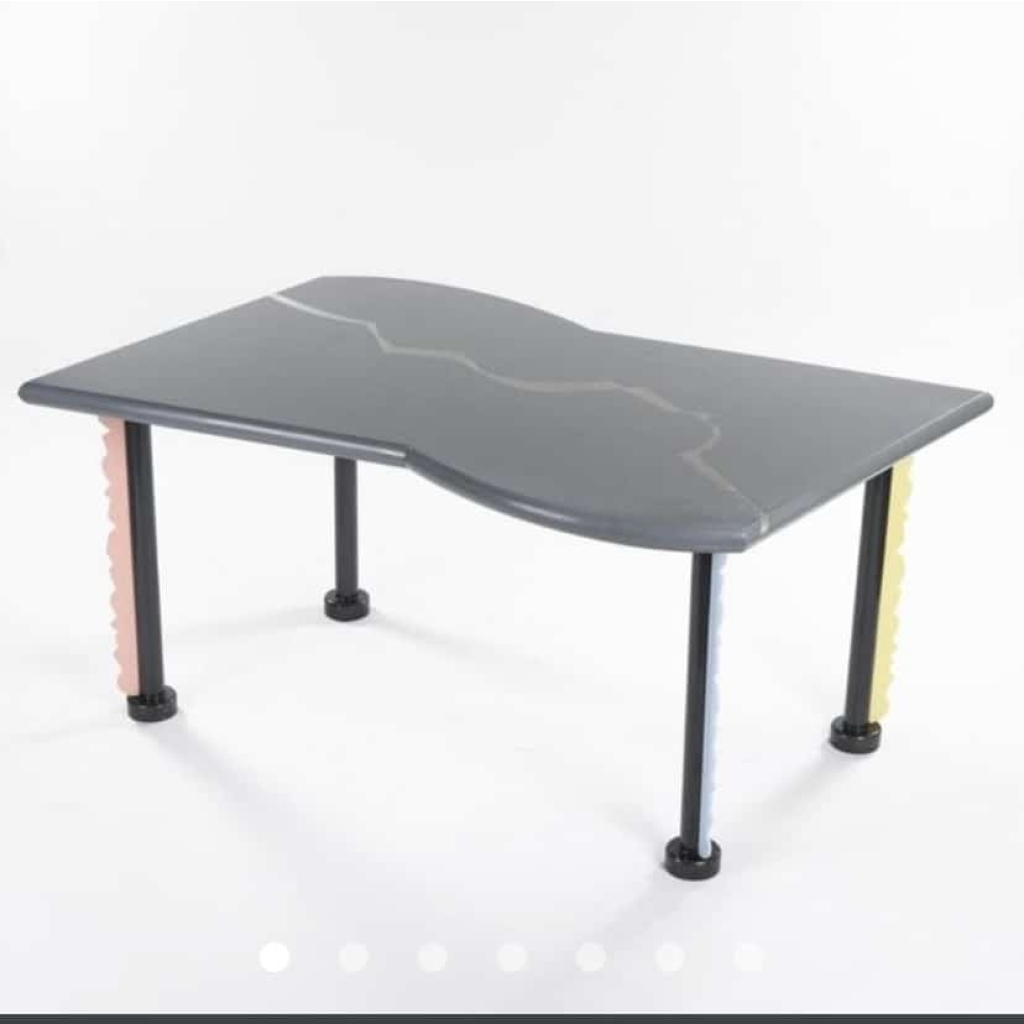 Table modèle Tavolo Dualistico par Bruno Mutt, datée 1985 | Biron |||||||