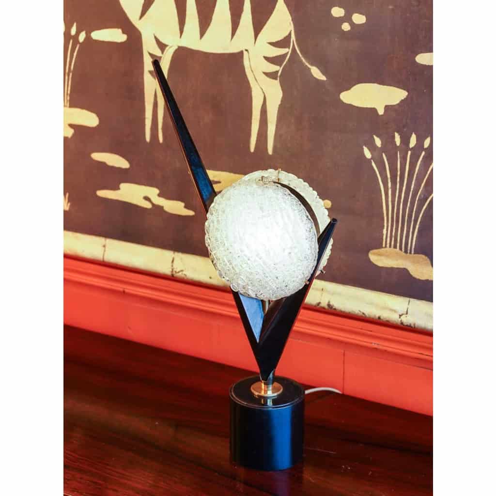 Maison Arlus, Lampe en verre, laiton doré et bois laqué, années 1950 | Biron Maison Arlus, Lampe en verre, laiton doré et bois laqué, années 1950