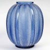 Vase « Biskra » verre bleu patiné blanc de René LALIQUE | Biron |||||||