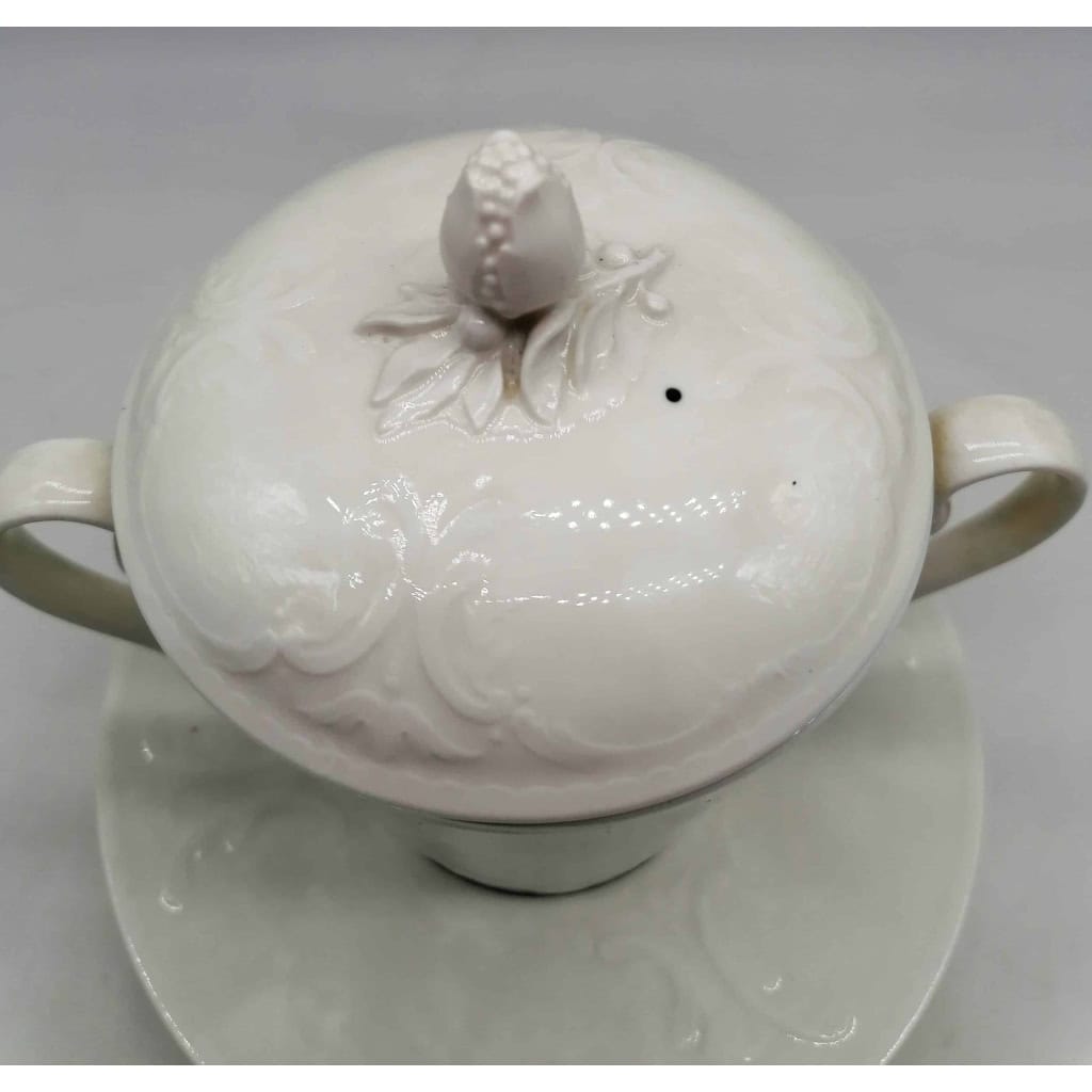 Gobelet Enfoncé En Porcelaine blanc – Sèvres XIXème | Biron Gobelet Enfoncé En Porcelaine blanc - Sèvres XIXème
