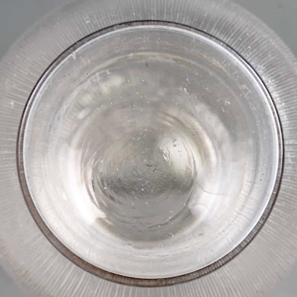 Carafe « Wingen » verre blanc de René LALIQUE | Biron Carafe "Wingen" verre blanc de René LALIQUE