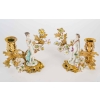 Paire de bougeoirs, style Louis XV en bronze doré et porcelaine | Biron ||||||||