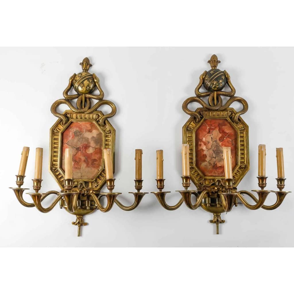 Paire d’appliques en bronze à 5 lumières, encadrant des médaillons en scaglione XIXème siècle | Biron ||||||