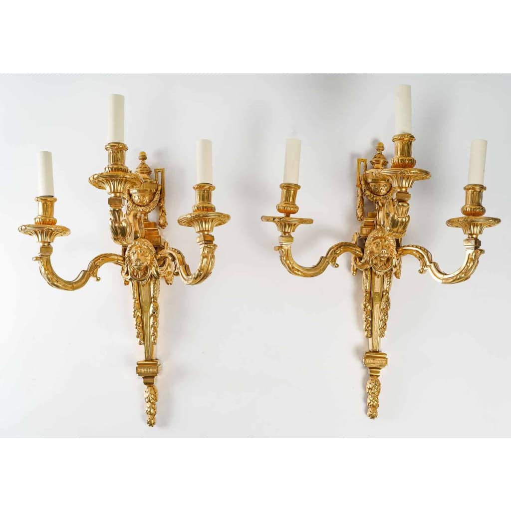 Paire d’appliques de style Louis XVI. | Biron |||