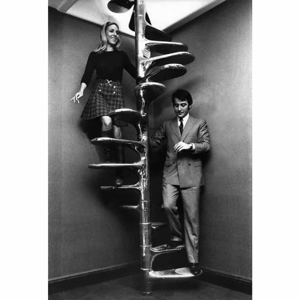 Roger TALLON : Escalier hélicoidal « module 400 » ,13 marches 1965 | Biron Roger TALLON : Escalier hélicoidal « module 400 » ,13 marches 1965