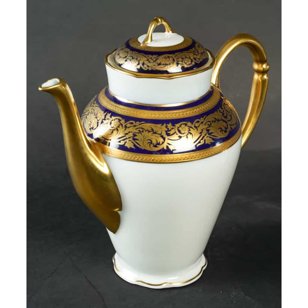 Service à Café en Porcelaine de Limoges | Vendôme Bernardaud | Bleu de four et Or | Ensemble pour 12 Personnes| 27 Pièces | Biron Service à Café en Porcelaine de Limoges | Vendôme Bernardaud | Bleu de four et Or | Ensemble pour 12 Personnes| 27 Pièces